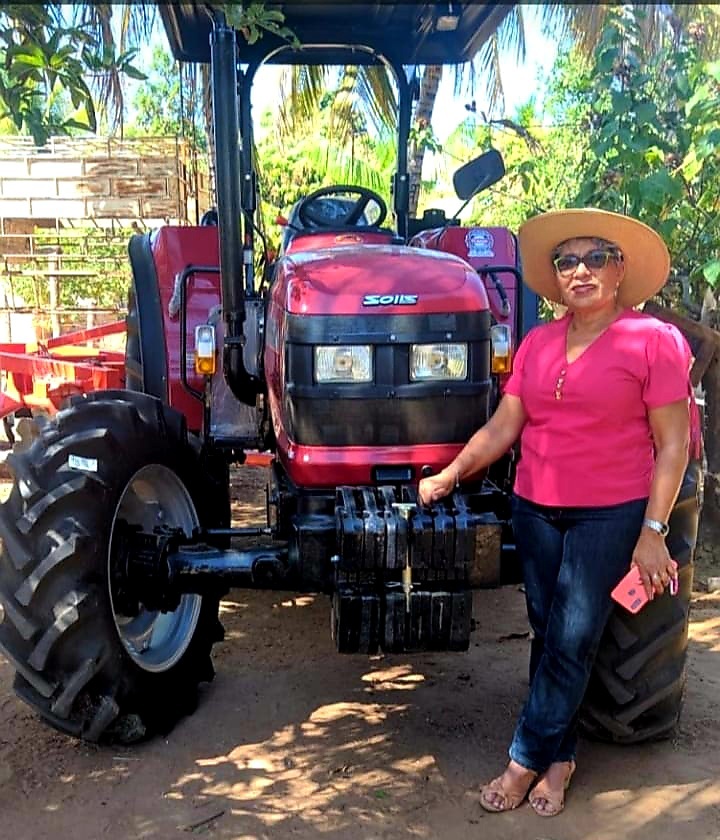 Associao comunitria de Palmas de Monte Alto recebeu assessoria do Cesol Serto Produtivo para aquisio de trator 